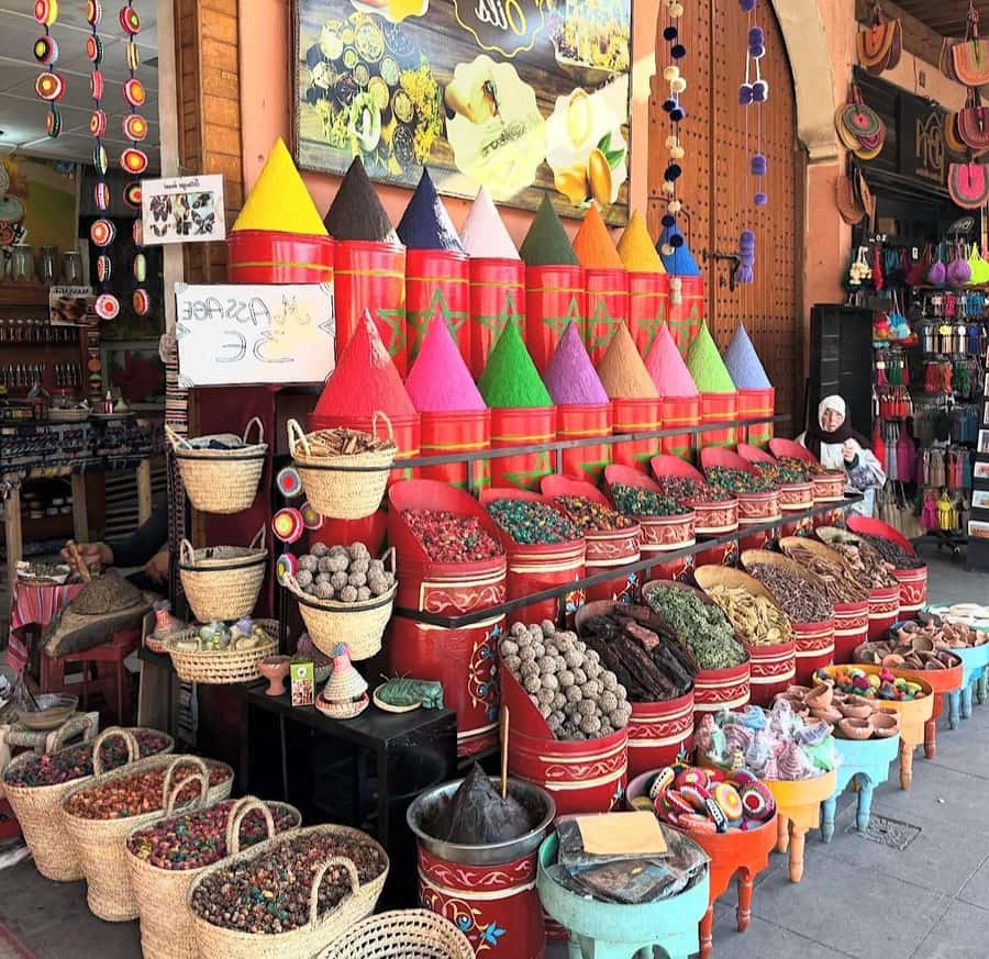 Marrakech: Souk Tour & Berber Hammam with Massage - Who should book this experience?