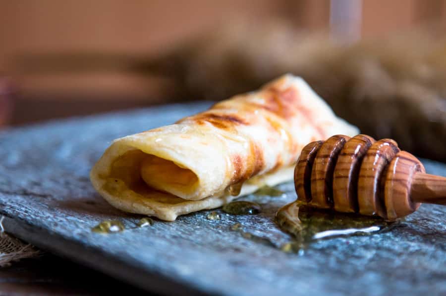Marrakech: Traditional Moroccan Crepes & Bread Cooking Class - Mint tea is part of the lesson, not an afterthought