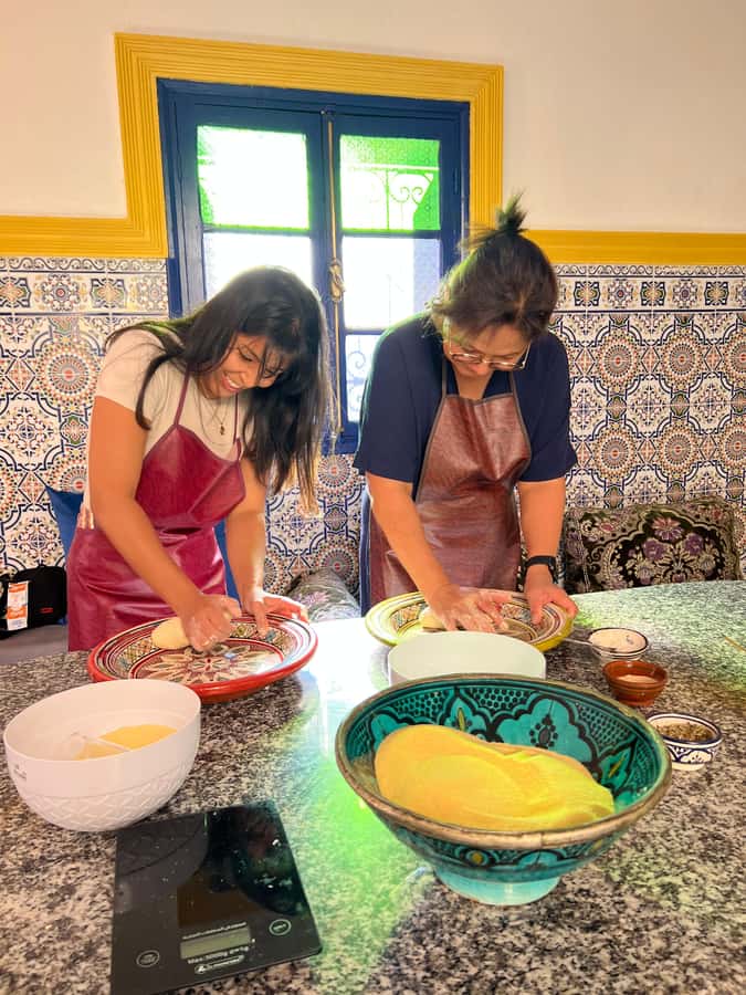 Marrakech: Traditional Moroccan Crepes & Bread Cooking Class - What happens during the two-hour class