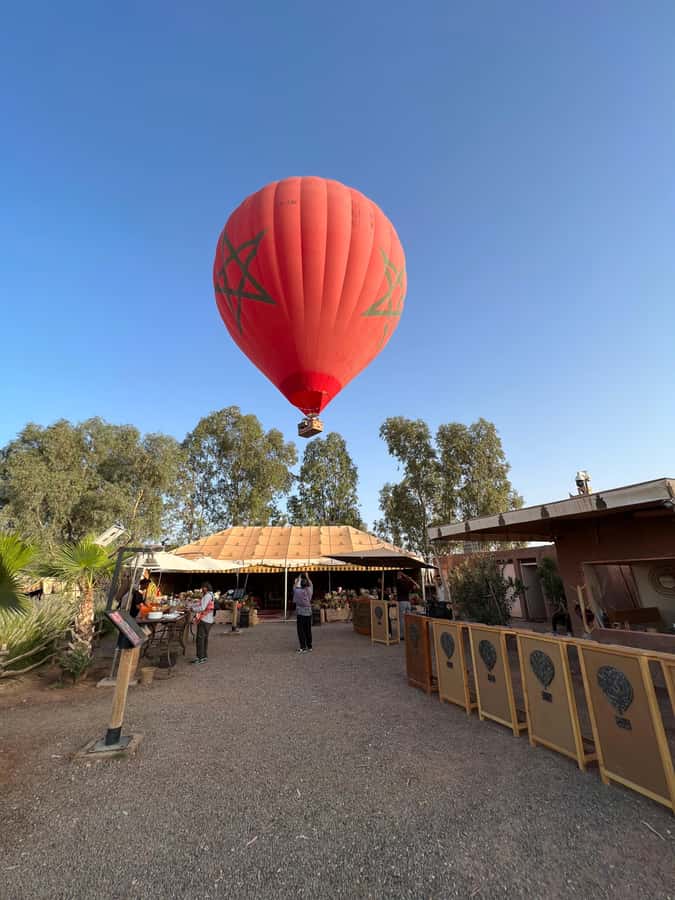 Marrakesh: Early Morning 40-Minute Balloon Flight - Choosing the basket or the chase team