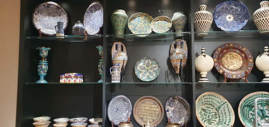Marrakesh: Guided Souk Shopping Tour with a Local Guide - Starting at Jemaa El Fna and entering the Medina