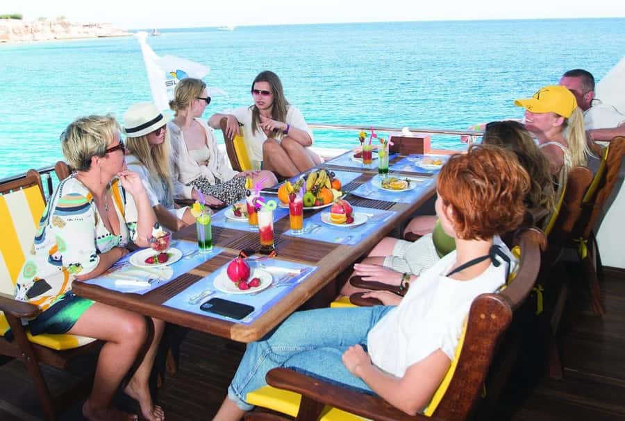 Marsa Alam: Elite vip Turtle bay snorkeling with BBQ Lunch - Marsa Mubarak and the search for turtles