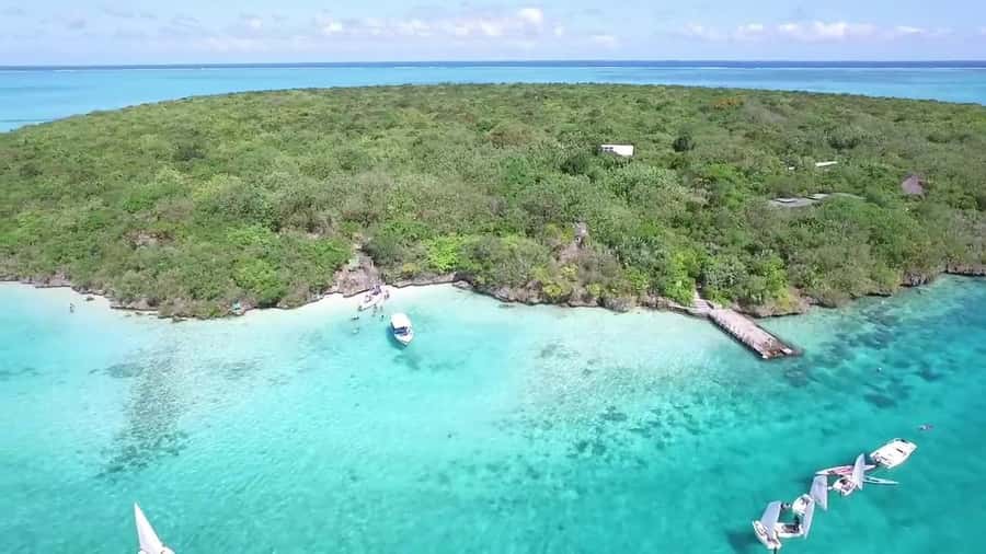 Mauritius: 5 East Coast Islands Tour with Snorkeling & Lunch - Ile aux Cerfs and the first burst of speed
