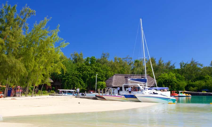 Mauritius: Catamaran Cruise to Ile Aux Cerfs with BBQ Lunch - Ile aux Cerfs: Beautiful, Busy, and Easy to Enjoy