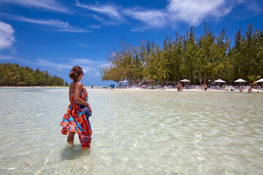 Mauritius: Catamaran Cruise to Ile Aux Cerfs with BBQ Lunch - The Ride Back With Mauritian Sega