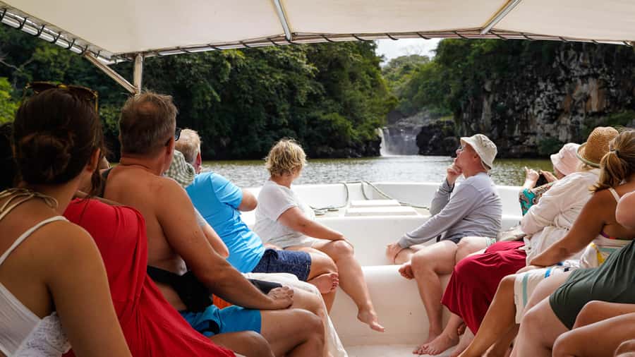 Mauritius: Ile aux Cerfs Boat Tour with BBQ Lunch and Drinks - Key points to know before you book
