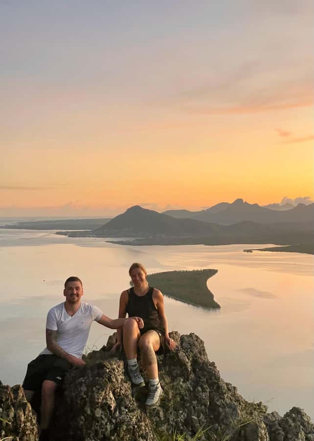 Mauritius: Le Morne: Intimate Hike Away from the Crowd - The descent and the natural details