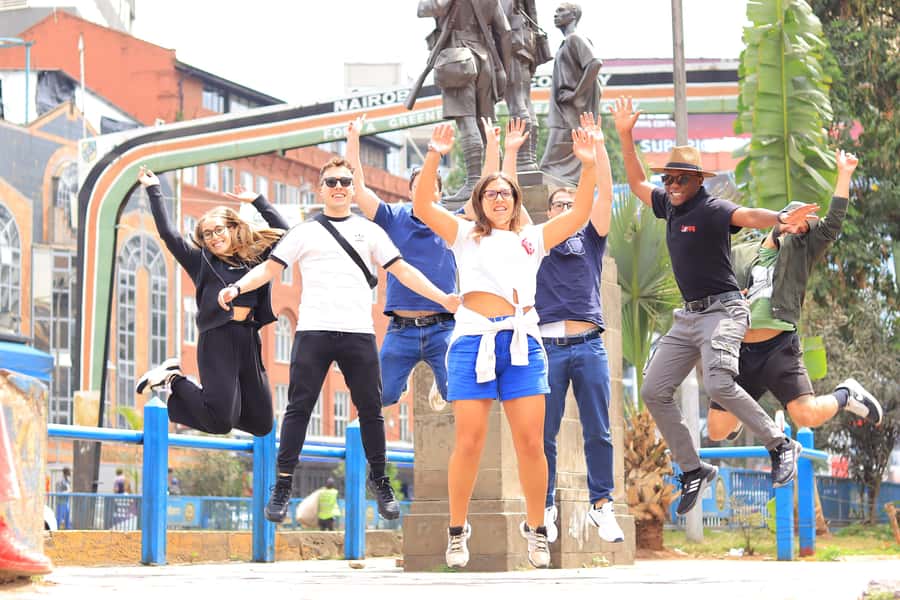 Nairobi: Historic and Modern Highlights Walking Tour - City Market, fruit salad, and Kenyan food culture
