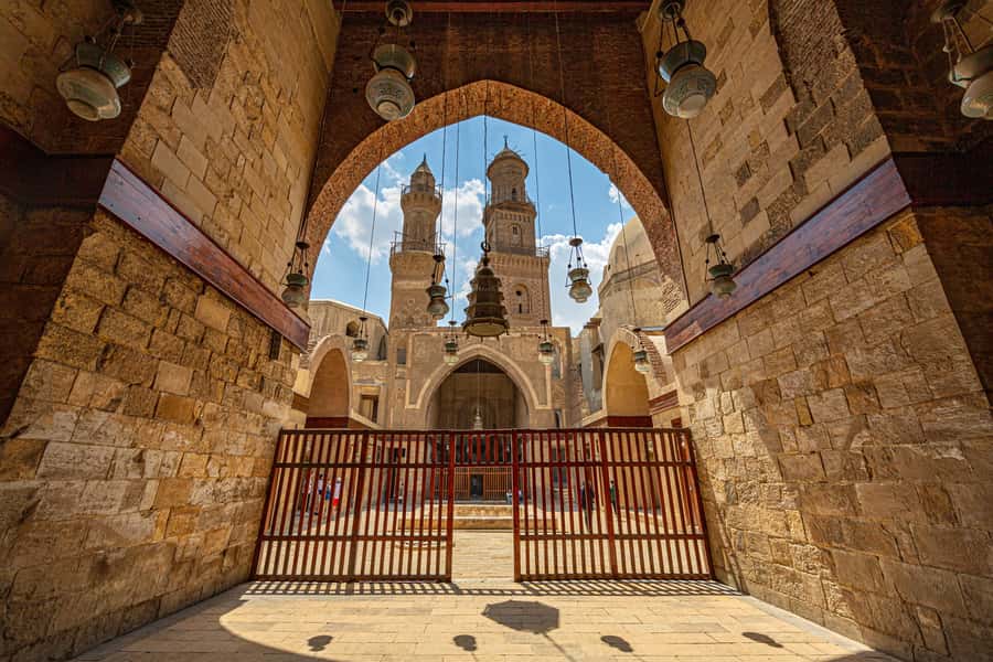 Old Cairo Guided Walk Tour: History, Culture & Street Bites - El Moez Street connects the monuments