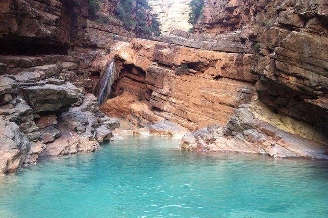 Paradise valley excursion - The pools, rocks, and seasonal waterfalls