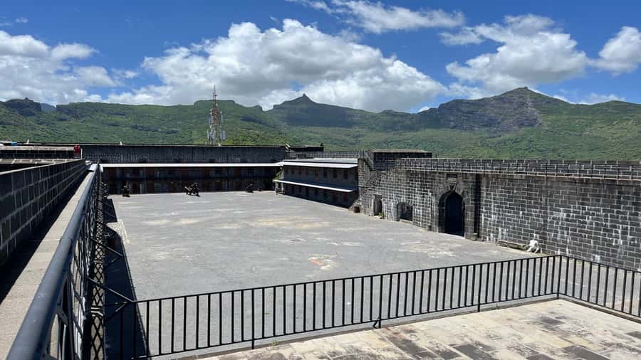 Port Louis Market, Botanical Garden -Northern Mauritius Tour - Pamplemousses Botanical Garden and giant water lilies