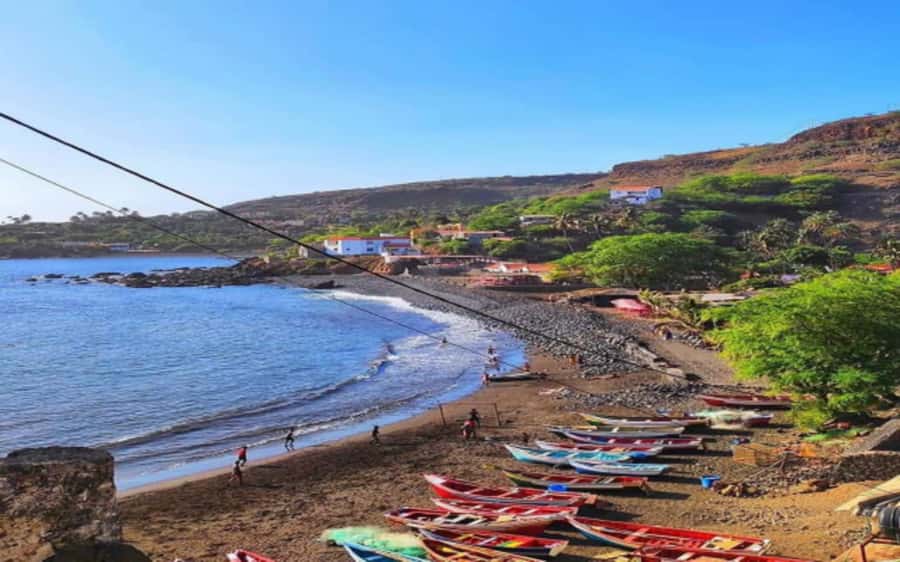 Praia & Cidade Velha: Guided City Tour - Who should book this tour?