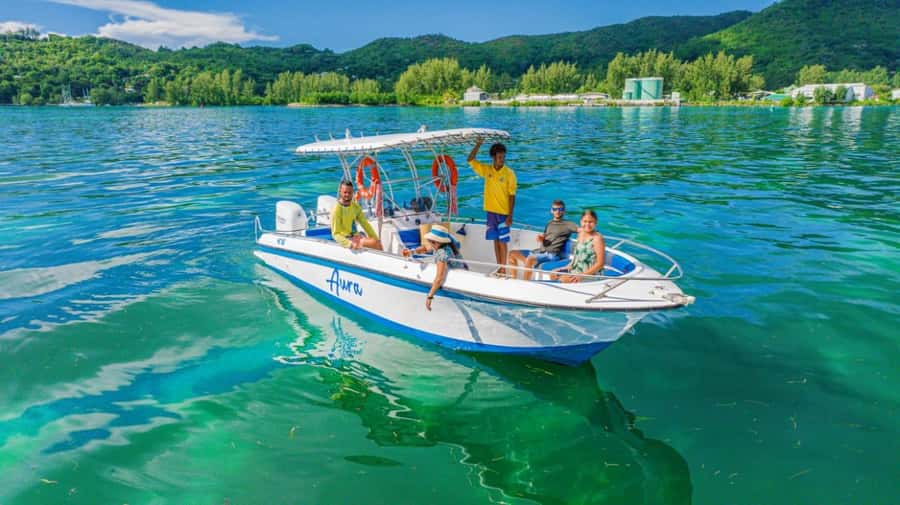 Praslin: Curieuse & St-Pierre Boat Adventure with Snorkeling - The Curieuse walk: mangroves, palms, and a useful guide
