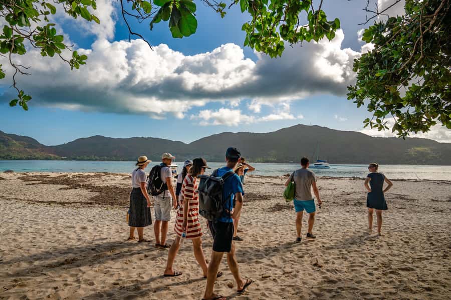 Praslin: Curieuse & St. Pierre Full-Day Boat Trip with Lunch - What the $93 price really covers