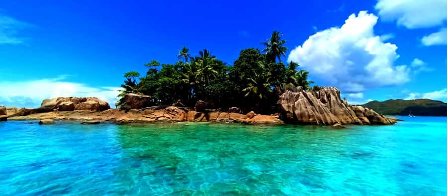 Praslin: Curieuse & St Pierre Island Day Trip with Barbecue - Doctor’s House and Curieuse’s past