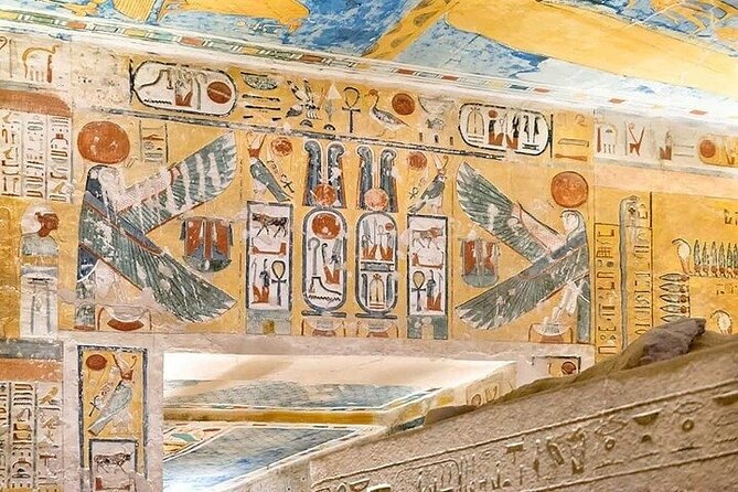Private Day from Cairo to Luxor by plane with hotel,balloon,west,east and lunch - The overnight flight from Cairo to Luxor