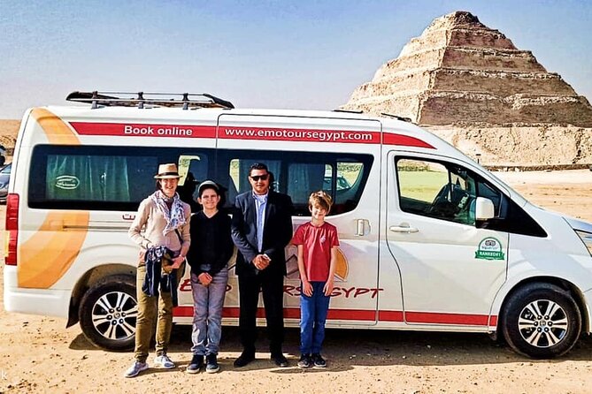 Private Full-Day Tour Visiting Giza Pyramids, Egyptian Museum and Old Market - Giza Plateau: starting with Egypt’s famous skyline