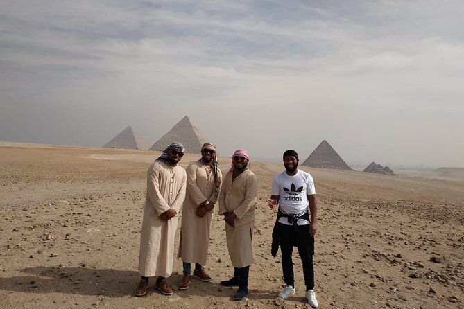 Private guided tour to Giza Pyramids, and Great Sphinx - Lunch, local food, and shopping stops