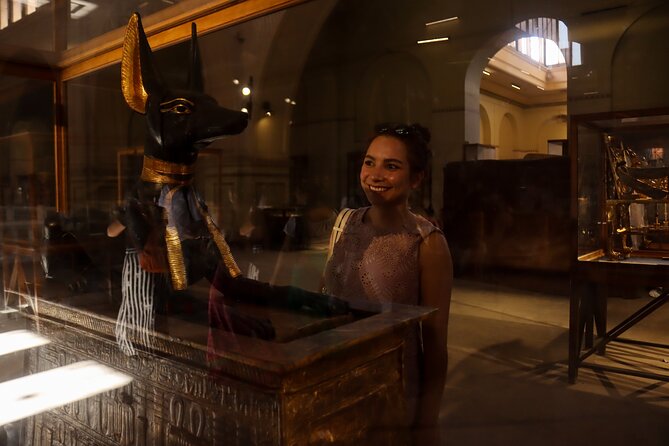 Private Tour: Discover Giza Pyramids, Sphinx & Egyptian Museum - One day, three very different Cairo experiences