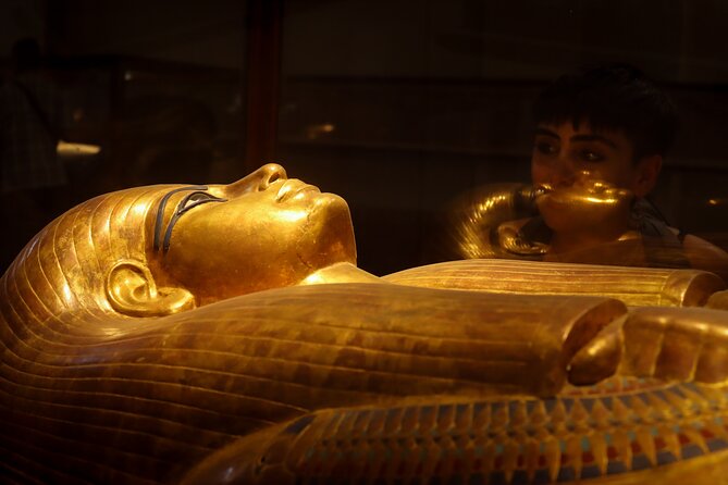 Private Tour: Discover Giza Pyramids, Sphinx & Egyptian Museum - Giza Plateau: pyramids, Sphinx, and the Valley Temple