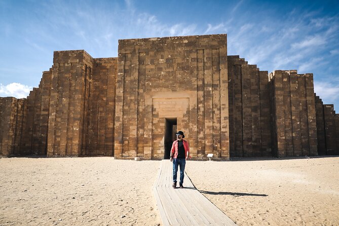 Professional Photo Shoot & Authentic Cairo Walking Tour - The Pyramids and Sphinx in a two-hour plan