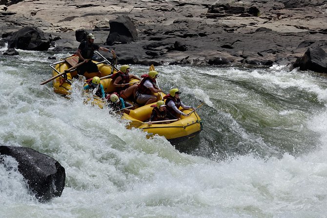 Raft the Zambezi - Batoka Gorge between the rapids