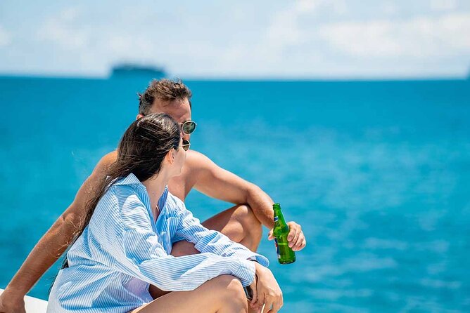 Sainte Anne Marine Park and Moyenne Island - Life aboard the catamaran
