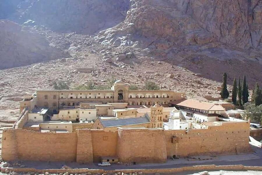 Sharm El Sheikh: Mount Sinai & St. Catherine Monastery Tour - Guides, buses, and the practical weak spots