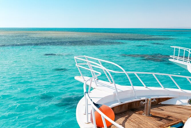 Sharm El Sheikh: White Island and Ras Mohamed Cruise Adventure - White Island is beautiful, but the tide makes the promise slippery