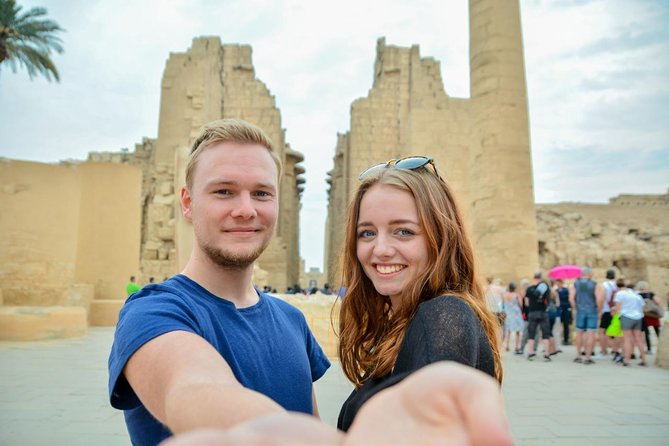 Small group Hurghada to Luxor, Valley of the Kings by Van - Lunch and the optional Nile crossing