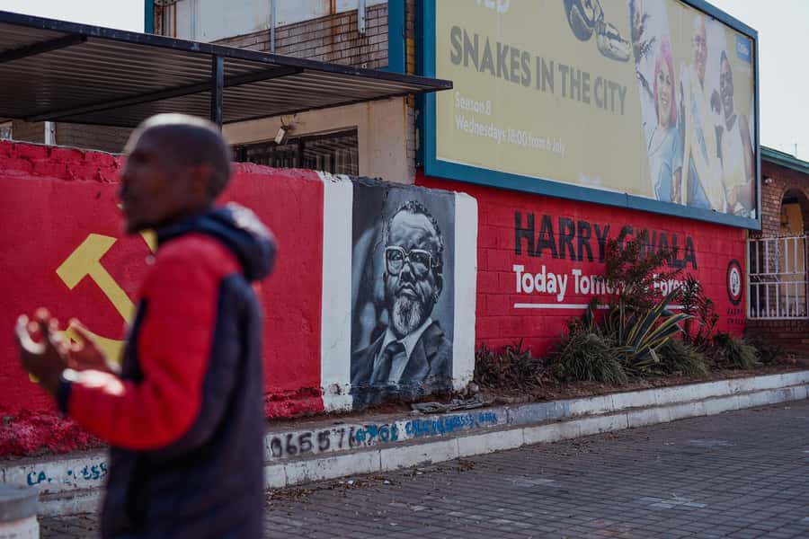 Soweto: Walking Tour with a Local Guide and Lunch - Winnie Mandela House and the changing township