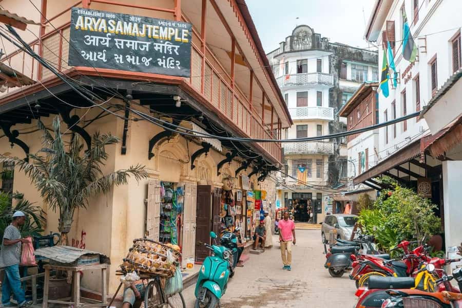 Stone Town's Hidden History: Private Guided Walking Tour - Old Fort, Forodhani Gardens, and the town’s sea-facing edge