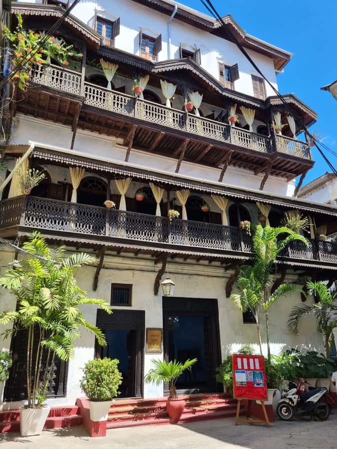 Stone Town's Hidden History: Private Guided Walking Tour - Freddie Mercury’s house and the modern cultural layer