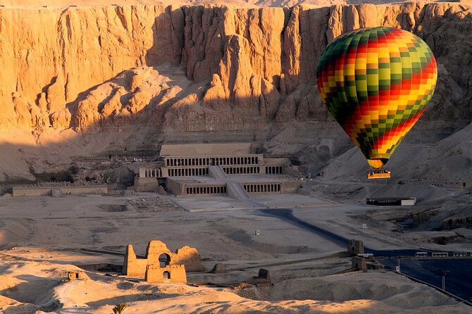 Sunrise Hot Air Balloon Over the Historical sites in Luxor - The 3:15 a.m. start and the trip across the Nile
