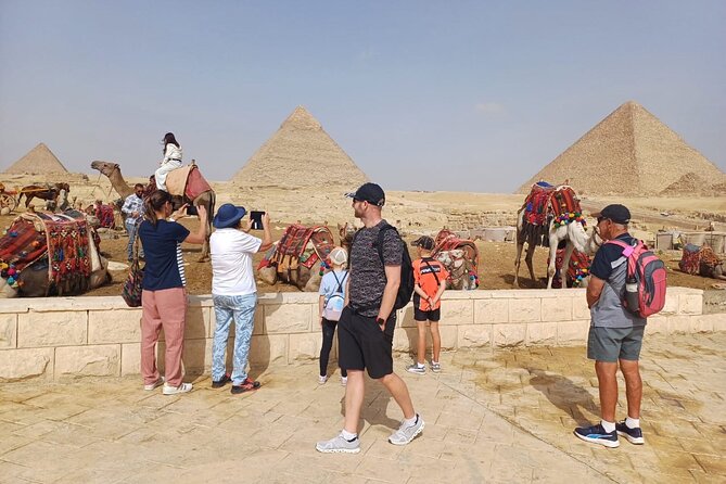 The Giza Pyramids, the Great Sphinx, and Local Lunch. - The panoramic viewpoint and the desert photographs
