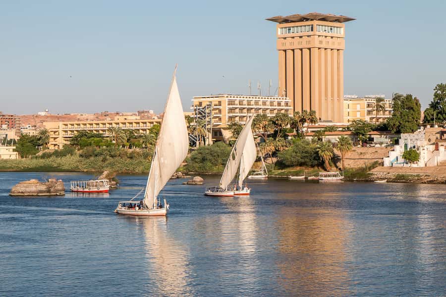The Nile: Felucca Ride with Meal and Transfers - From your hotel to the downtown pier