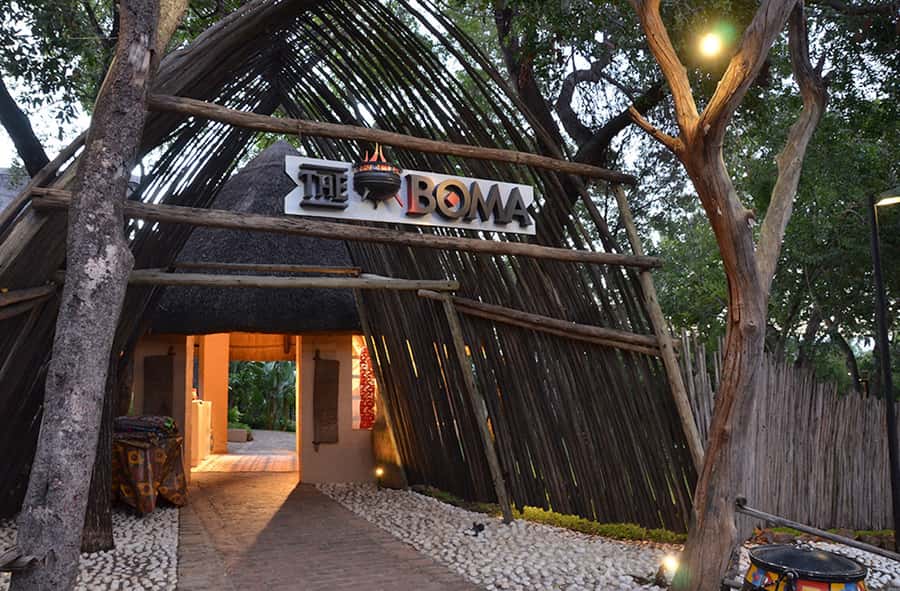 Victoria Falls: Boma Dinner and Drum Show - A buffet built for curious eaters