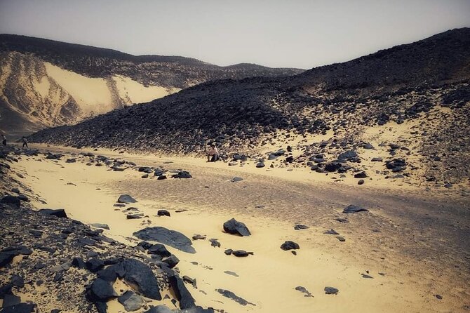 White & Black Desert tour 2 Days 1 night camping from Cairo. - The White Desert earns the overnight stay
